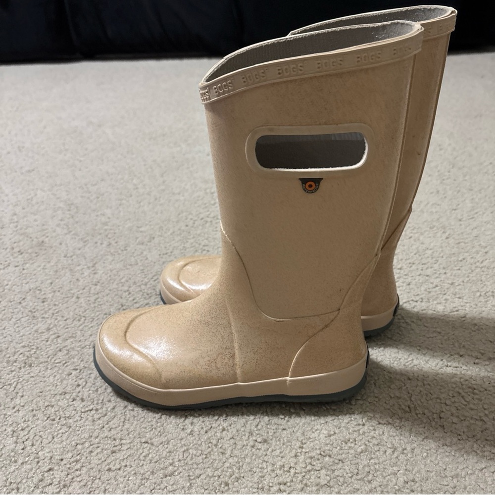 BOGS Girls Size 4Y Rainboot Pull On Rain Boots Rose Gold-72399-689 Waterproof